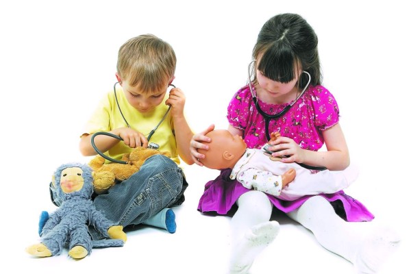 Jugar con muñecos ayuda al desarrollo de niños y niñas&nbsp;&nbsp;