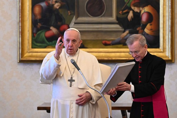 Papa Francisco pide a mandatarios iberoamericanos 'distribución equitativa' de vacunas