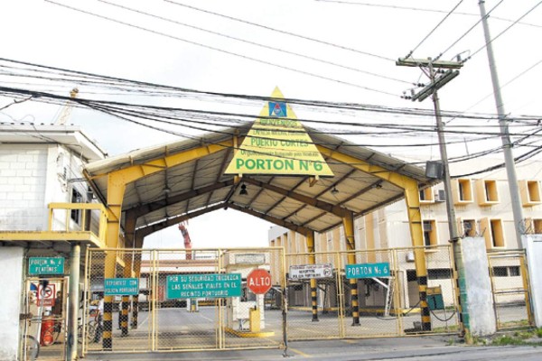 Bomberos evitaron tragedia en el mar