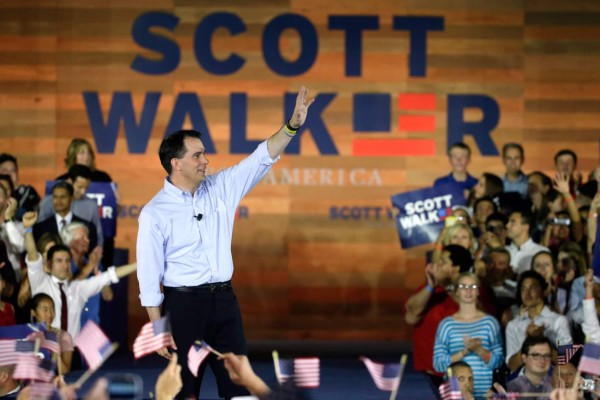 Scott Walker propone blindar las fronteras de Estados Unidos