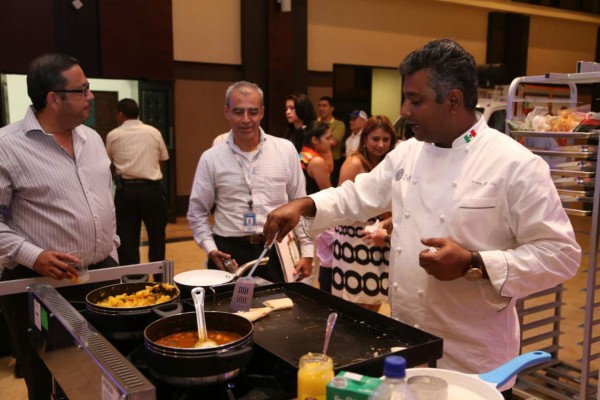 Sampedranos se deleitan en festival gastronómico