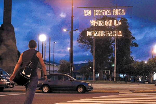 Laura Chinchilla asumió presidencia de Costa Rica