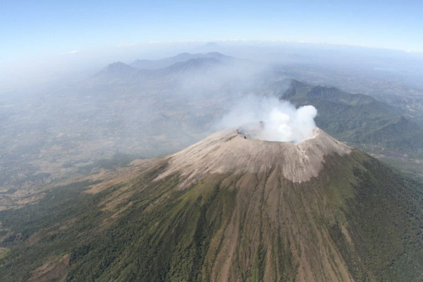 El Chaparrastique sigue amenazando