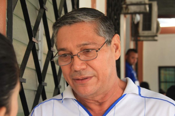 Más de 200 empleados por contrato esperan sus pagos