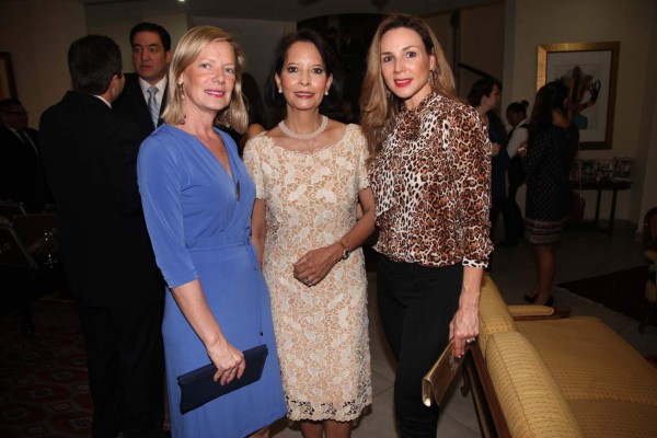 Última despedida para el embajador de Perú