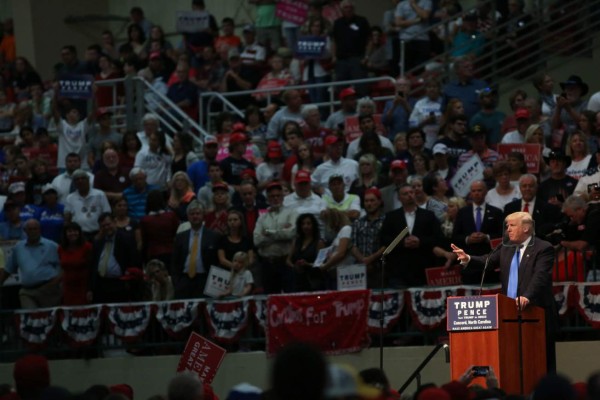 Para Honduras es mejor que gane Hillary Clinton