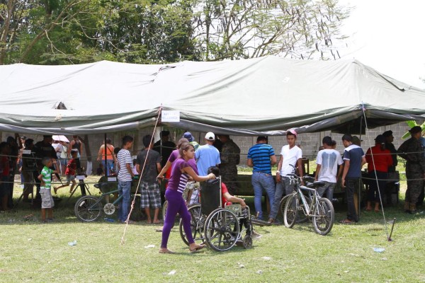 Miles en Cofradía se benefician con la megabrigada médica y donaciones