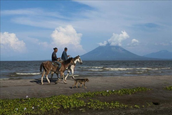 Volcán nicaragüense presenta su mayor erupción en 110 años