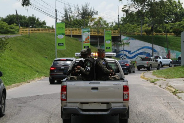 Alertan por banda que asalta en el bulevar que va al Mario Rivas