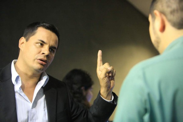Diputados de Libre agreden a empleados del Congreso de Honduras