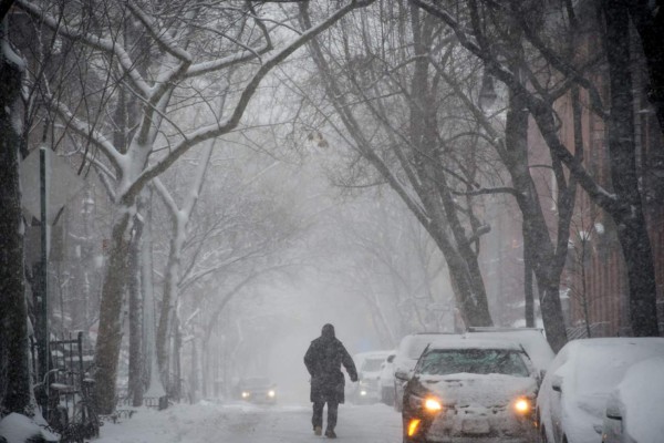 En fotos: La fuerte nevada que paraliza el noroeste de EUA