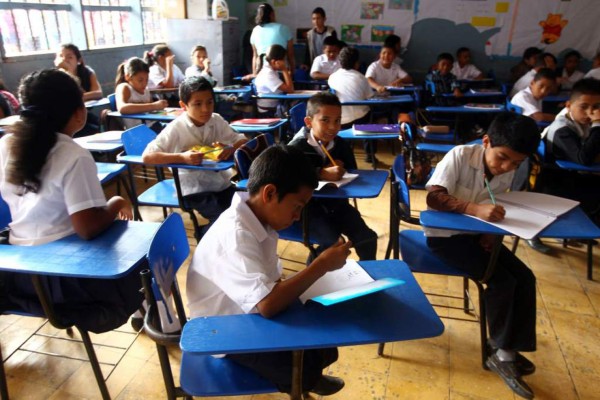 Con mejoras a infraestructuras y docentes capacitados iniciará año escolar en Cortés