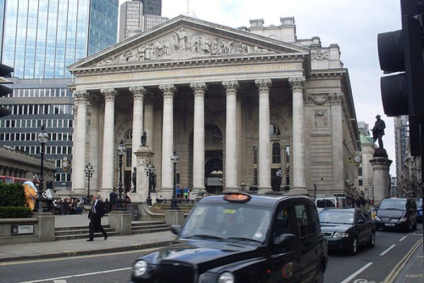 Amenaza de 'Bréxit” le pasa factura a Gran Bretaña