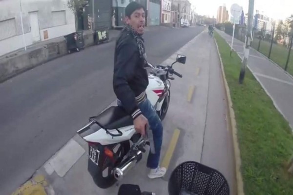 Video: Turista graba a delincuente armado que intentaba asaltarlo   