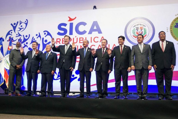 Presidentes del Sica piden respetar derechos de niños migrantes en EE.UU.