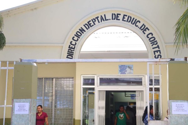 Varios centros educativos privados y la Unah deciden suspender clases