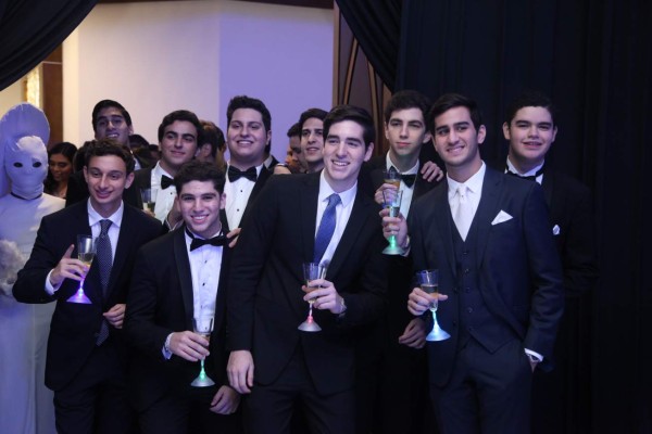 Espectacular fiesta de gala de la Escuela Internacional Sampedrana