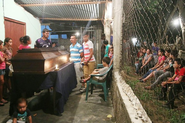 Honduras: Tres jóvenes son asesinados en plena calle en Naco