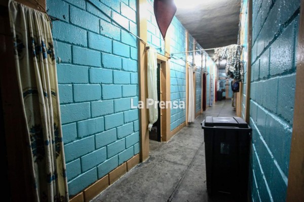 Cortinas y no barrotes tienen pandilleros en puertas de sus celdas