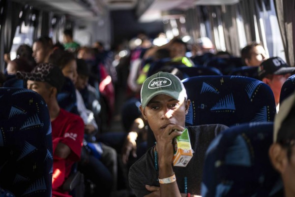 Caravana llega a frontera y pide a Trump 'ponerse la mano en el corazón'