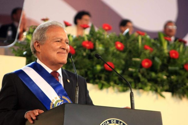 Sánchez Cerén promete más cambio social y combatir corrupción e inseguridad