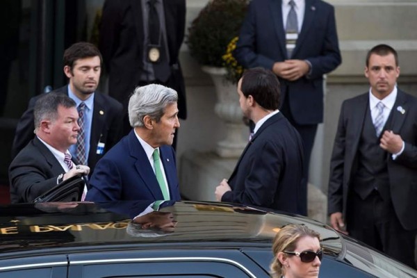 Rusia y EUA reanudan negociaciones para un alto el fuego en Siria