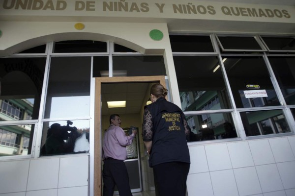 Niño víctima de explosión de mortero sigue en cuidados intensivos