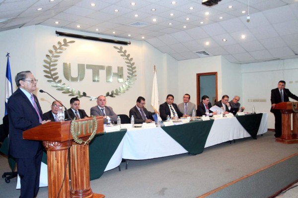 Ministerio Público entrega informe sobre 97 aspirantes