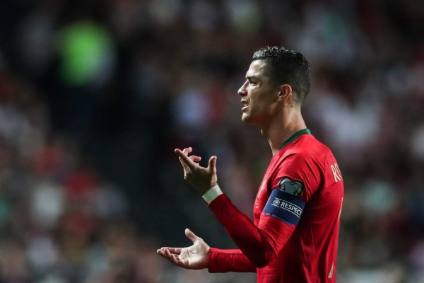 Potugal empata ante Serbia y sufre lesión de Cristiano Ronaldo