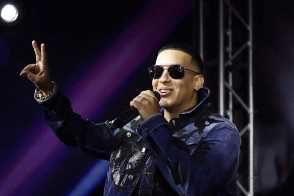 Daddy Yankee se une con Universal Music y firma contrato millonario