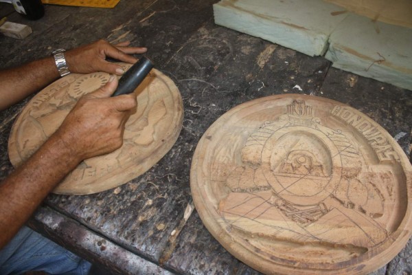 España da fuerte apoyo a Honduras