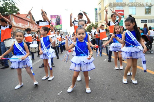 Escolares mostrarán hoy su fervor cívico por Honduras