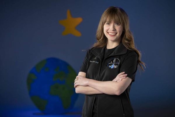 Joven sobreviviente de cáncer viajará al espacio en misión civil Inspiration4