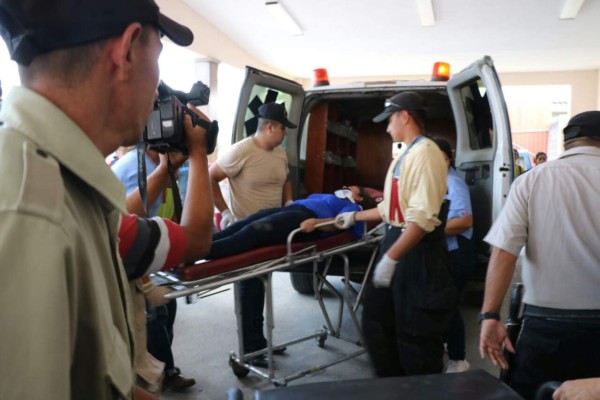 Al menos 14 heridos tras colisión de bus y pick up en Copán