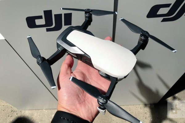 DJI saca el Mavic Air, el dron supercompacto