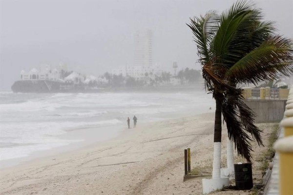 EUA: La segunda depresión tropical mantiene su trayectoria con dirección noroeste