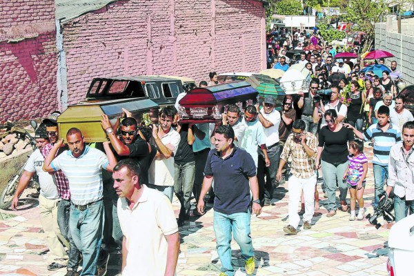Llanto y dolor en último adiós al alcalde de Iriona, Aníbal Duarte