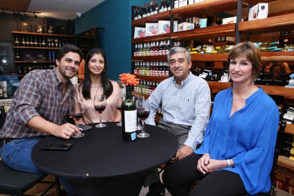 Casa del ron presenta 'Zacapa edición negra'