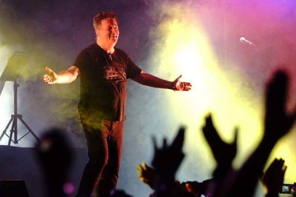 Miguel Mateos conquistó a sampedranos con vibrante concierto