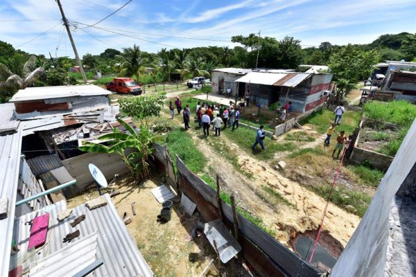 Hallan un yacimiento de petróleo dentro de una casa en el sureste de México