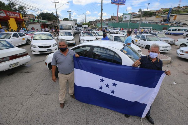 Caos por bloqueo de calles en principales ciudades del Honduras