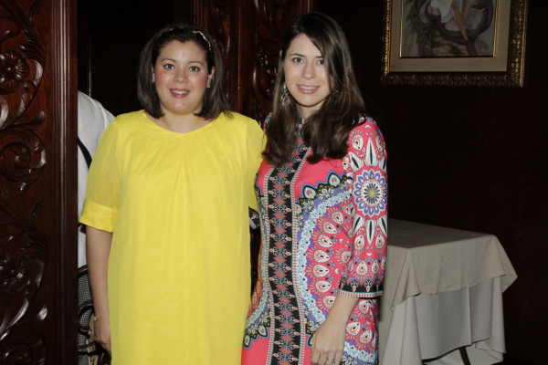 Frances Vargas es agasajada por su pronta boda