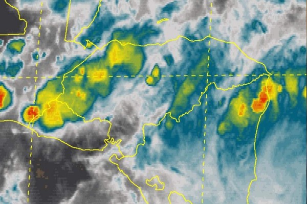 Onda Tropical afecta con lluvias a Honduras