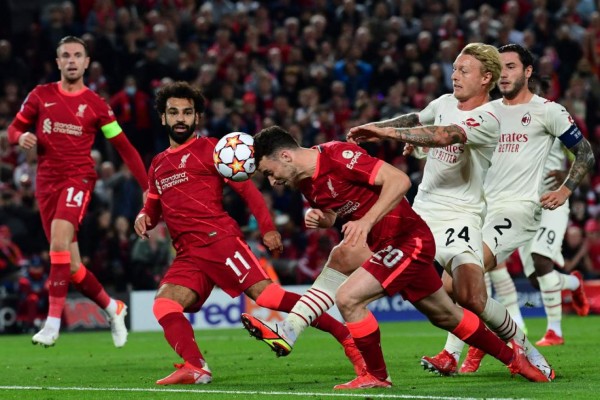 Liverpool venció a un aguerrido AC Milan que volvió a la Champions tras siete años de ausencia