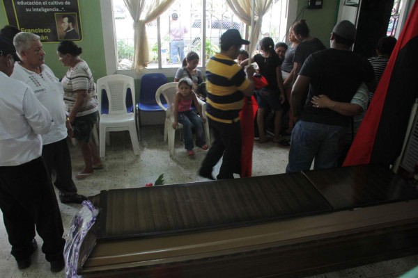 Fotógrafo era el que mataron con dueña de minisúper