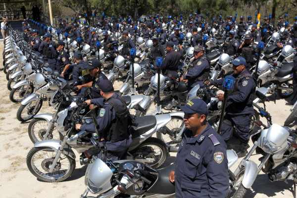Juan Orlando Hernández: La Policía Nacional ha trabajado en harapos