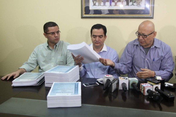 Finanzas entrega proyecto de presupuesto al Congreso