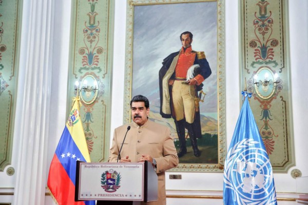 Trump castiga a Maduro por comprar armas a Irán