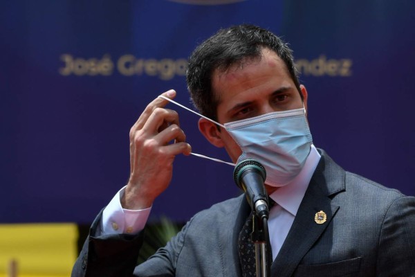 Juan Guaidó, líder opositor venezolano, anuncia que ha dado positivo a covid-19