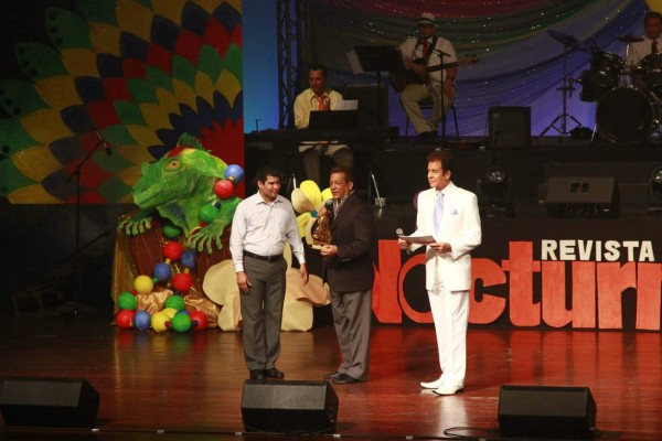 Un éxito el Nocturnal de Gala Tributo a Honduras 2014
